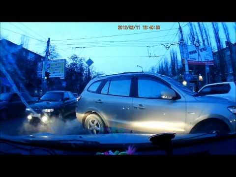 Надо уступать "Учебным" которые едут по правилам